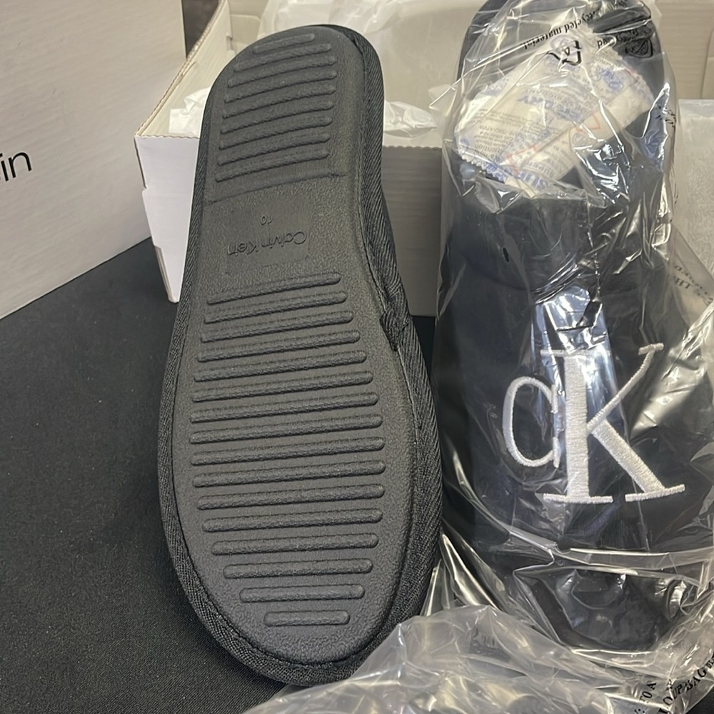 Calvin Klein Men's Xenith Round-Toe Slippers (Size 10M) - Picture 4 of 9